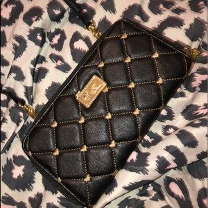 black handbag
